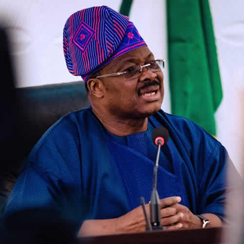 Governor-Ajimobi-against-ilegal-building-again.jpg